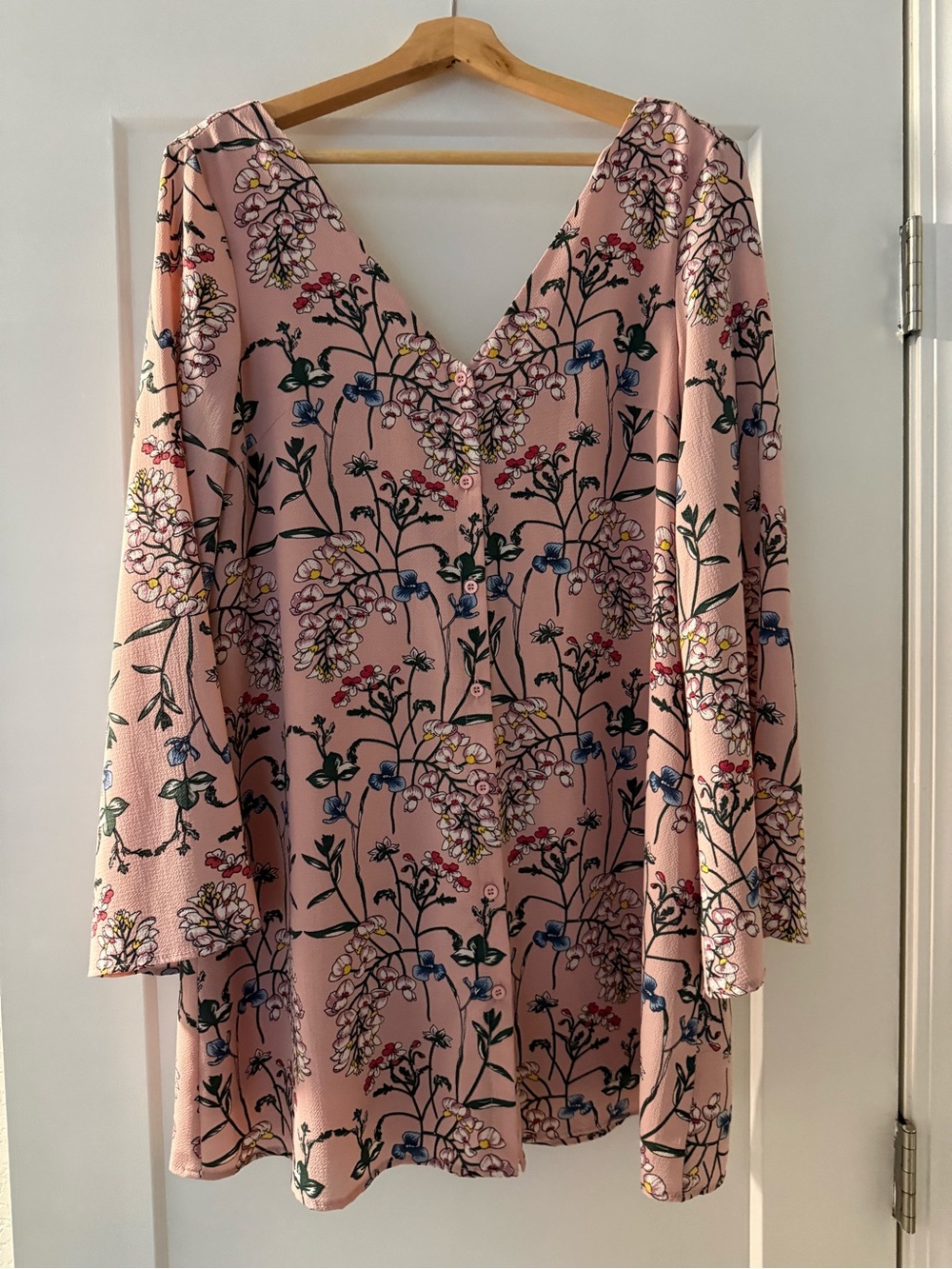 Glamorous Pink Floral Long-Sleeve V-Neck Dress